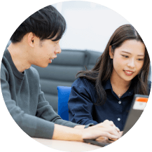 トヨタ自動車の原点は、自分以外の「誰かのために」という想いから。グローバルな舞台で、未来に向けて挑むやりがいがあります。